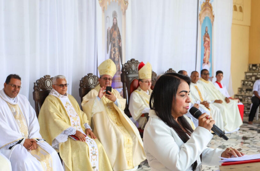  Santo Amaro de Ipitanga: durante missa solene, fiéis celebram o padroeiro de Lauro de Freitas