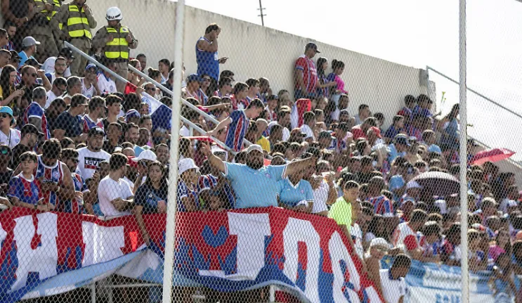  De olho na liderança do Grupo B, Bahia encara o CRB em Maceió