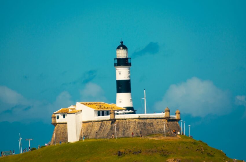  Salvador celebra Dia Mundial da Água com um grande abraço ao Farol da Barra