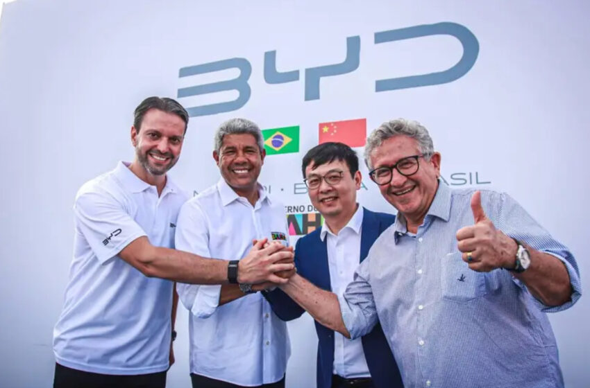  Caetano acompanha Jerônimo em ato de início das obras da BYD: “É muita emoção para nós de Camaçari e da Bahia estar recebendo aqui uma indústria avançada que já é um sucesso no Brasil”