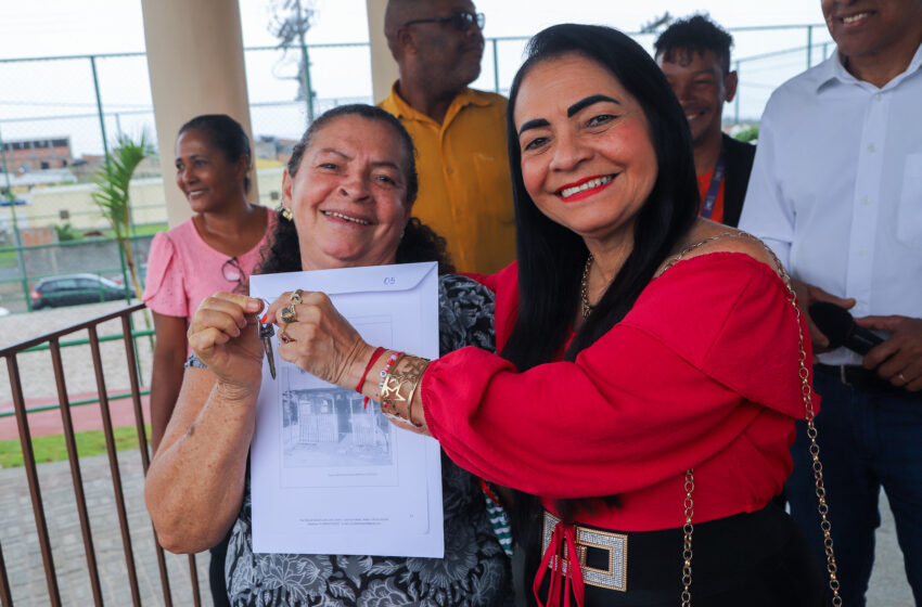  Moradores de Vida Nova comemoram entrega de camelódromo pela Prefeitura de Lauro de Freitas