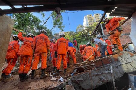  Após dois dias de buscas, corpo de jovem soterrado na Saramandaia é encontrado