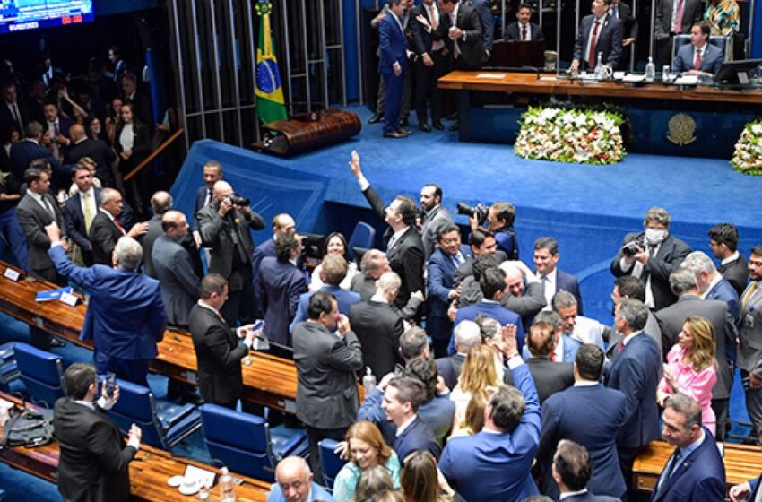  Senado deve votar em projeto de regulação de IA na próxima terça-feira