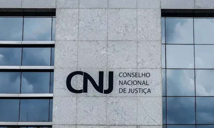  CNJ suspende pagamento de auxílio-alimentação de R$ 10 mil para juízes