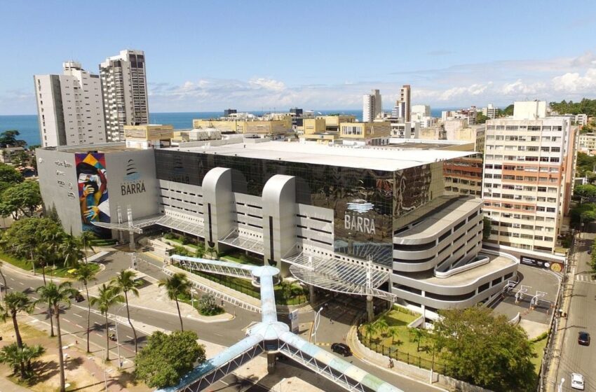  Mulher é presa por furtar 29 peças de vestuário em shopping de Salvador