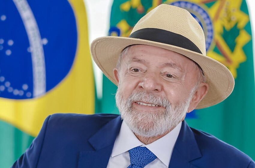  Lula sanciona proibição de celulares nas escolas nesta segunda