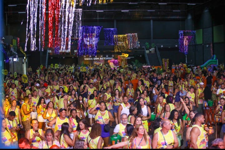  Com shows de Jau, Filhos de Jorge e Água Fresca, Bloquinho de Vilas anima o pré-carnaval em Lauro de Freitas