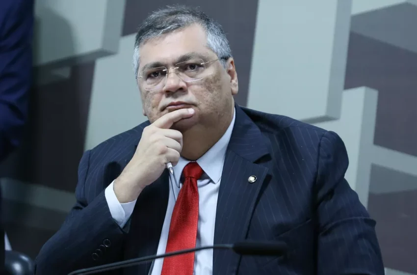  Flávio Dino aceita justificativa do Congresso e STF libera emendas dos parlamentares