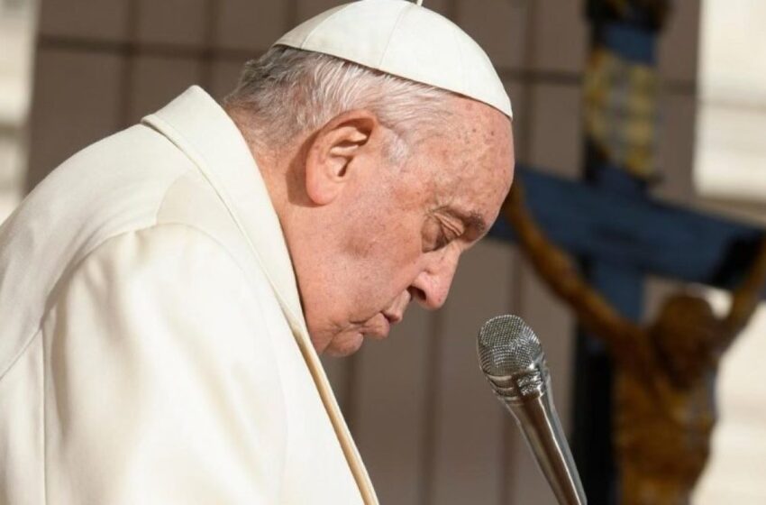  Papa Francisco passa mais uma noite tranquila no hospital, diz Vaticano