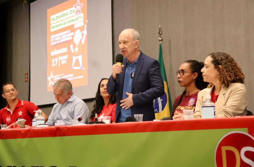“Com a base, construir a esperança”: Rui Falcão lança proposta de renovação no PT