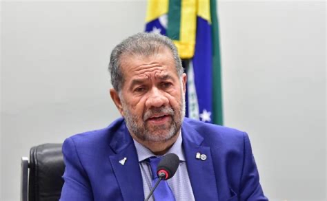 PEDIU PRA SAIR! Carlos Lupi deixa Ministério da Previdência após escândalo de fraudes no INSS