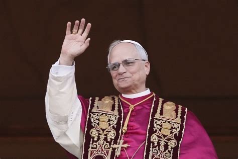 Papa Leão XIV faz apelo pela paz mundial em sua primeira oração dominical