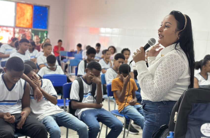 Prefeitura de São Francisco do Conde, através da SEDUC, inicia cronograma de entrega de Kits Escolares a cerca de 6 mil estudantes da Rede Municipal de Ensino