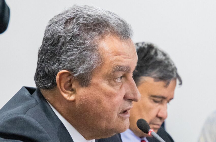Rui Costa avalia candidatura ao Senado em 2026, mas não descarta retorno ao governo da Bahia, afirma coluna