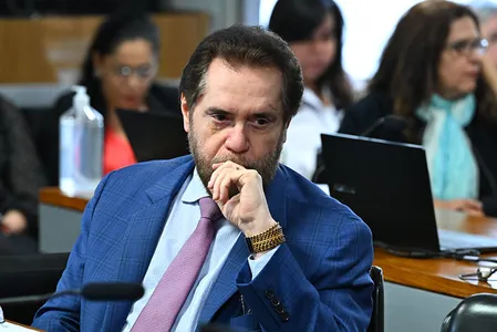 “Não me elejo nem vereador”: Senador Plínio Valério recusa pedir desculpas a Marina Silva após fala polêmica