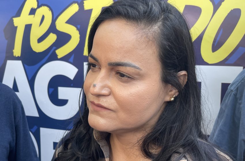 “Quem torce contra vai ter que engolir o sucesso”, diz Débora Regis em festa para agentes de limpeza