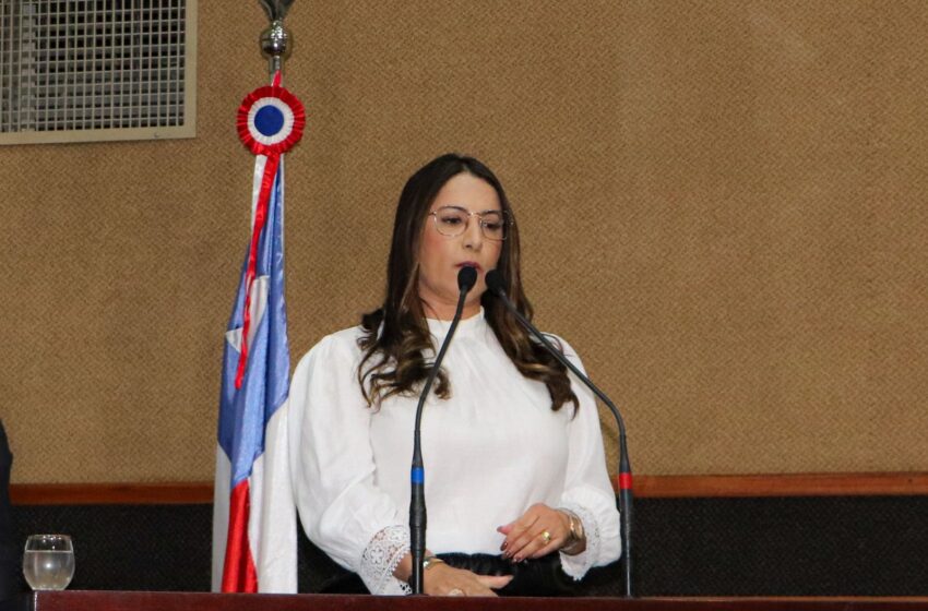 Deputada Cláudia Oliveira solicita convocação do DNIT para esclarecer obras na ponte do Rio Jequitinhonha