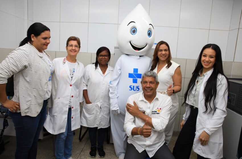 Jerônimo Rodrigues se vacina e convoca os baianos para o Dia D de imunização, neste sábado (10)