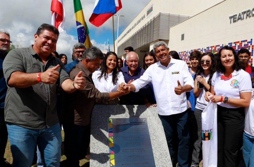 “Esse é um espaço para sonhar e alcançar a universidade”, diz Jerônimo ao inaugurar escola em tempo integral em Barra da Estiva