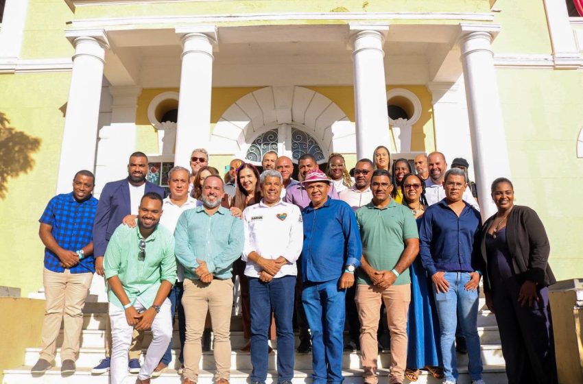 São João: Jerônimo Rodrigues e Geraldo Júnior reúnem mais de 90 prefeitos em caravana pelo interior da Bahia