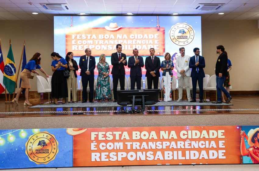 Presidente Ivana Bastos participa de entrega do ‘Selo Transparência’