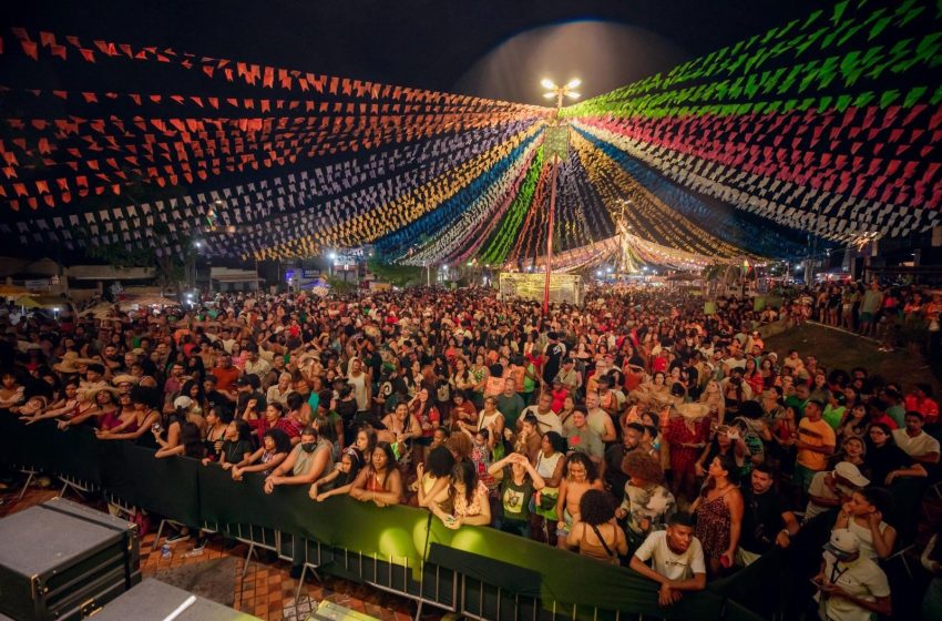 Pedrão de Lauro atrai multidão na 2ª noite e se consolida com sucesso absoluto