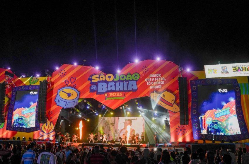 Cantor Del Feliz leva música nova para embalar o público do Parque de Exposições
