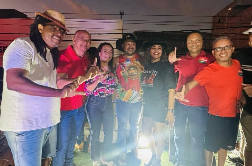 Deputada Ivoneide Caetano declara apoio a Lula Maciel durante o 9º Forró de Decinho