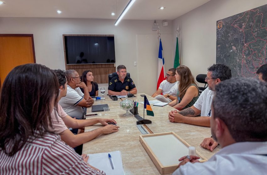 Reunião trata descarte irregular de lixo em Ipitanga