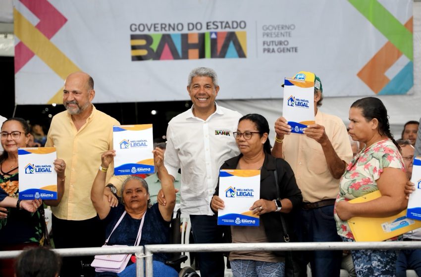 Jerônimo Rodrigues entrega obras de infraestrutura, equipamentos médicos e anuncia novos investimentos em Eunápolis