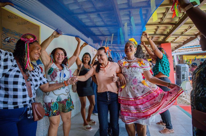 Prefeita Débora participa de festa junina em creche e inaugura nova sala de aprendizado
