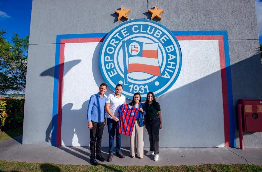Débora visita CT do Bahia e anuncia projeto para transformar vidas com esporte e educação