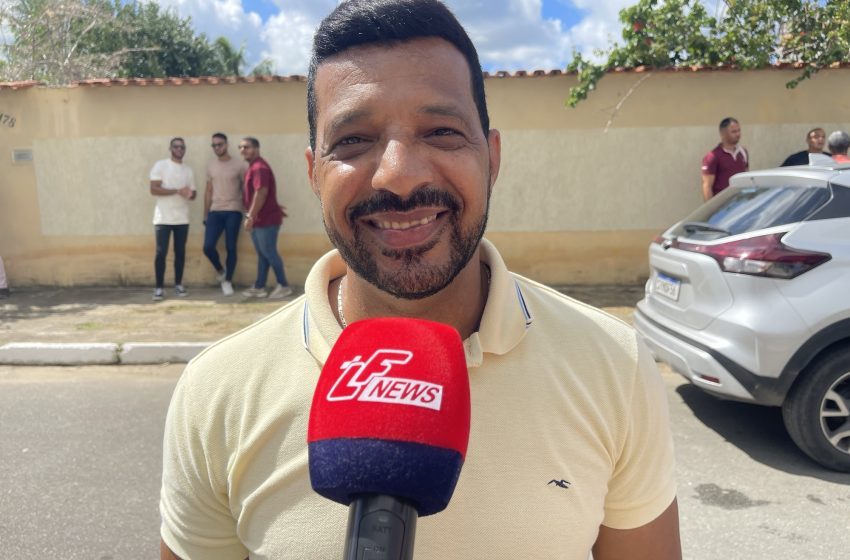 Vereador Gil de Adélia celebra retomada de obra esportiva em Areia Branca e critica exposição negativa da Câmara: “Quem quer respeito, tem que dar respeito”