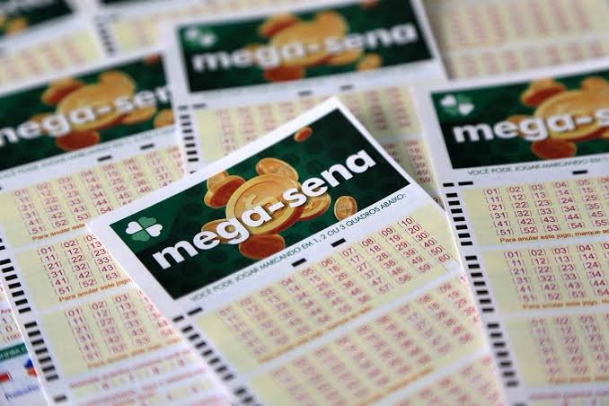 Mega-Sena sorteia R$ 100 milhões neste sábado; apostas vão até as 19h