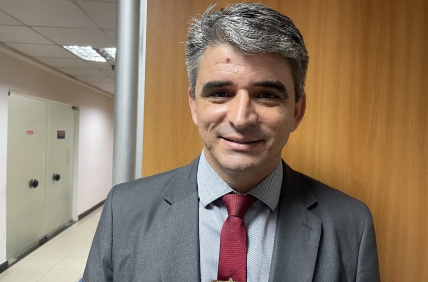 Deputado Marcone defende SAF no Vitória e se coloca à disposição para intermediar diálogo com grupo do Catar