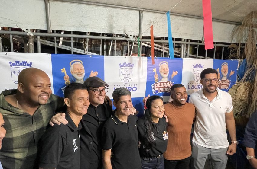 ACM Neto marca presença no Pedrão de Lauro, elogia gestão de Débora Régis e celebra título de cidadão laurofreitense