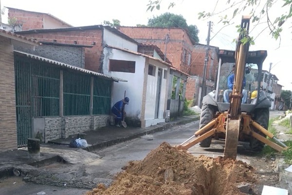 Embasa retira 23 ligações clandestinas de água em distrito de Camaçari
