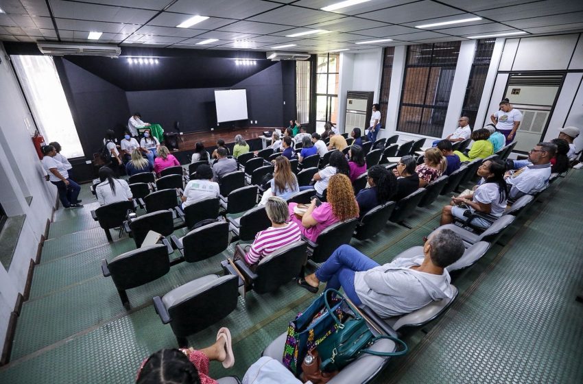 Camaçari: Profissionais de saúde participam de evento sobre tuberculose
