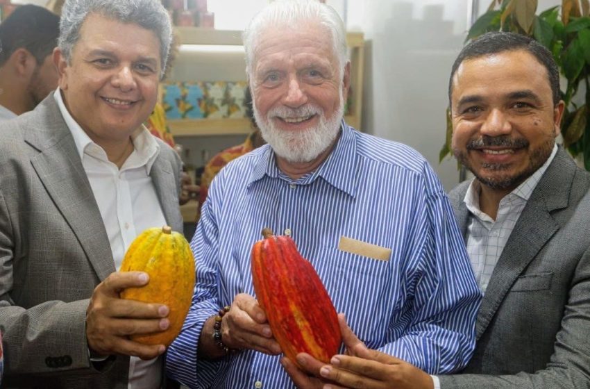 Em Ilhéus, Jaques Wagner recebe homenagem no Chocolat Bahia 2025: “Orgulho de fazer parte dessa história”