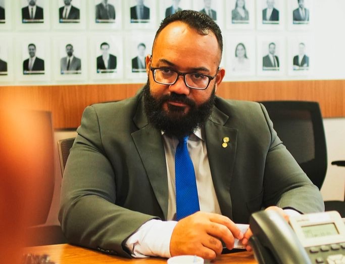 Deputado baiano assina pedido de impeachment do ministro Alexandre de Moraes protocolado por parlamentar de Minas Gerais
