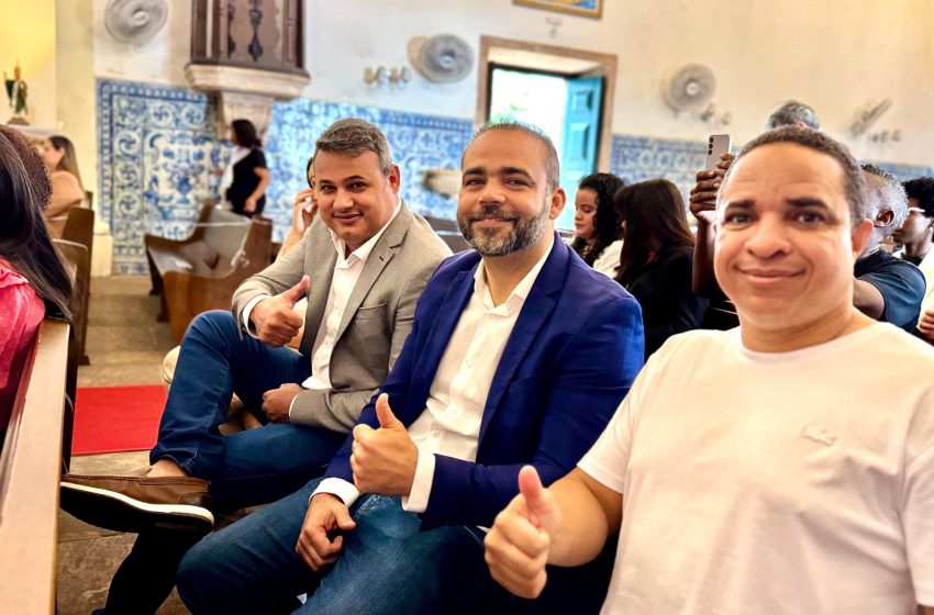Rosalvo participa de missa pelos 63 anos de emancipação política de Lauro de Freitas