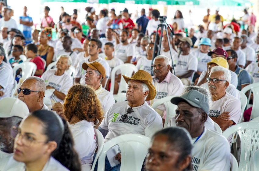 Celebração do Dia do Agricultor e da Agricultora reúne mais de 300 pessoas no Clube Social de Camaçari
