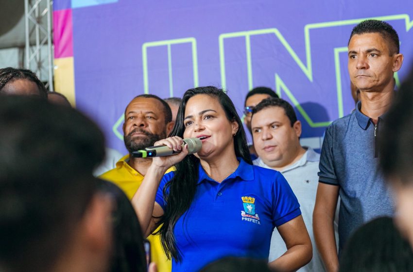 “A resposta será sempre trabalho”, diz Débora após onda de ataques políticos