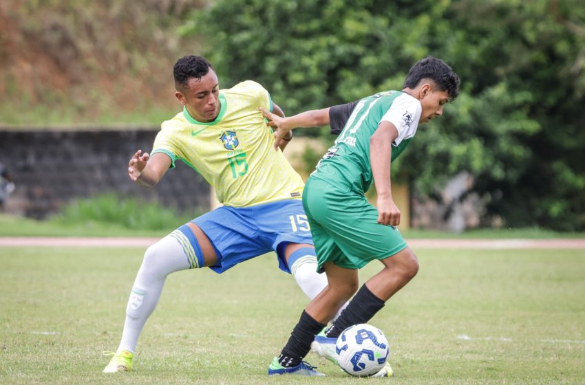 Time de futebol boliviano viaja 3.500 km para participar da Copa 2 de Julho