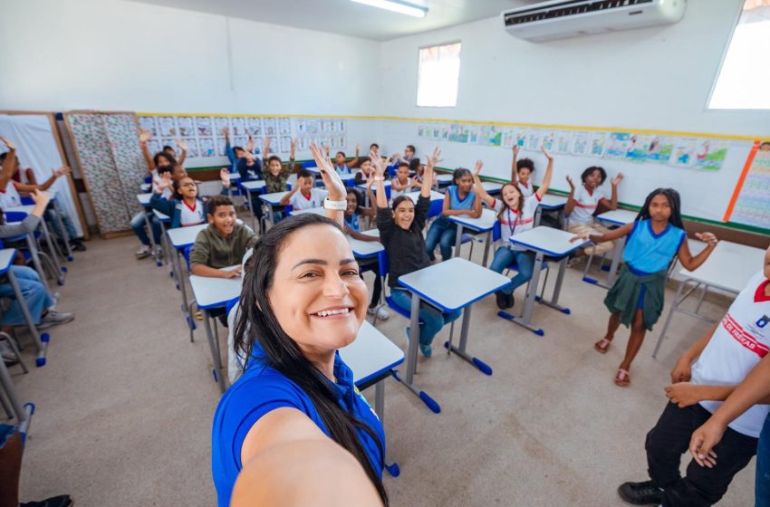 Prefeitura entrega novo mobiliário para Escola Sonia Maria e reforça compromisso com qualidade da educação