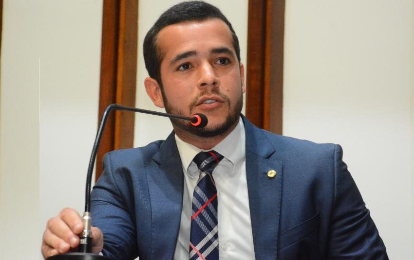 Matheus propõe recapeamento da BA-052 entre Serra Preta e Anguera
