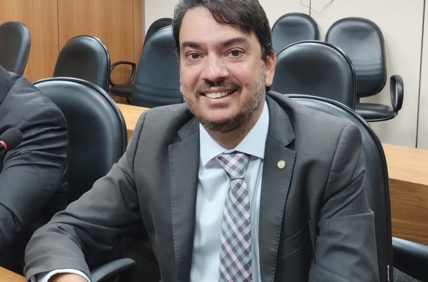 Pedro Tavares homenageia Cruz das Almas pelos 128 anos de emancipação