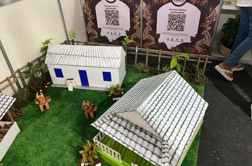 Minifábrica de chocolate da rede estadual de ensino é atração no Chocolat Festival Bahia, em Ilhéus