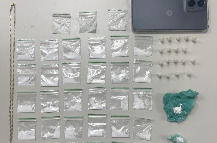 Polícia Militar prende homem por tráfico de drogas em Camaçari durante Operação Força Tática
