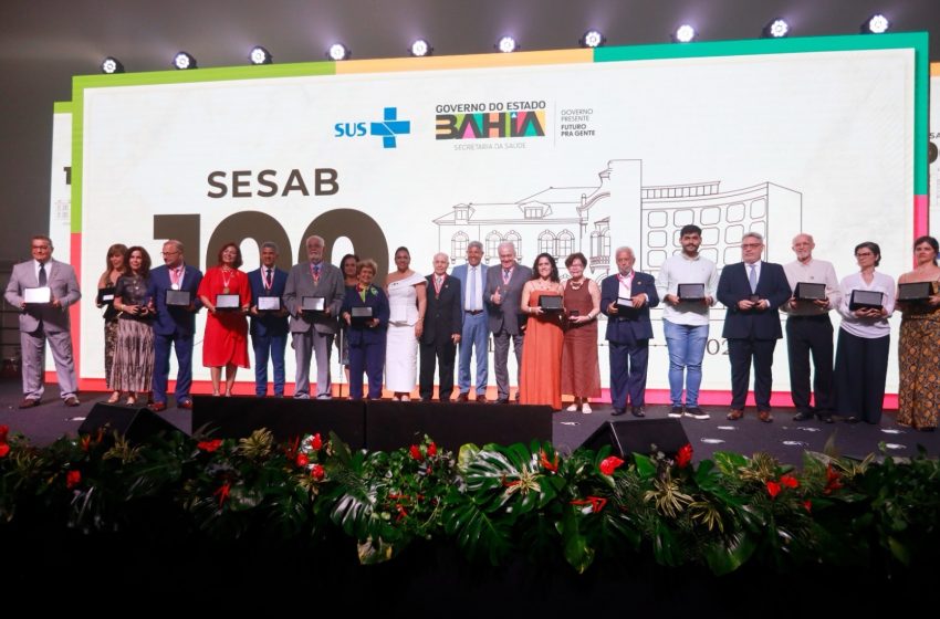 Governo do Estado celebra 100 anos da Secretaria da Saúde com homenagens a antigos gestores e servidores